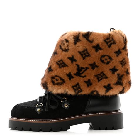 louis vuitton combat boots price|LOUIS VUITTON Calfskin Mink Fur LV Territory Ranger Combat Boots .